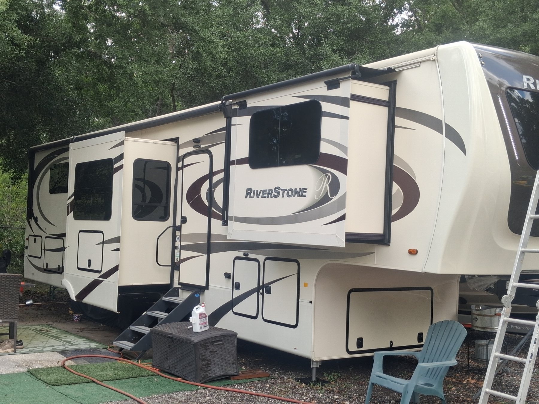 Before photo for RV Wash and Wax